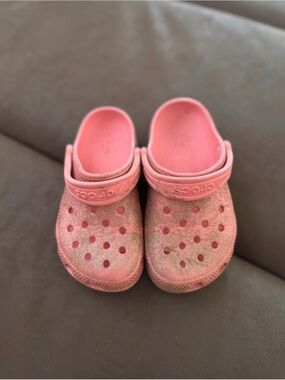 Crocs Kids Glitter Pink Comfort Clogs with Heel Strap